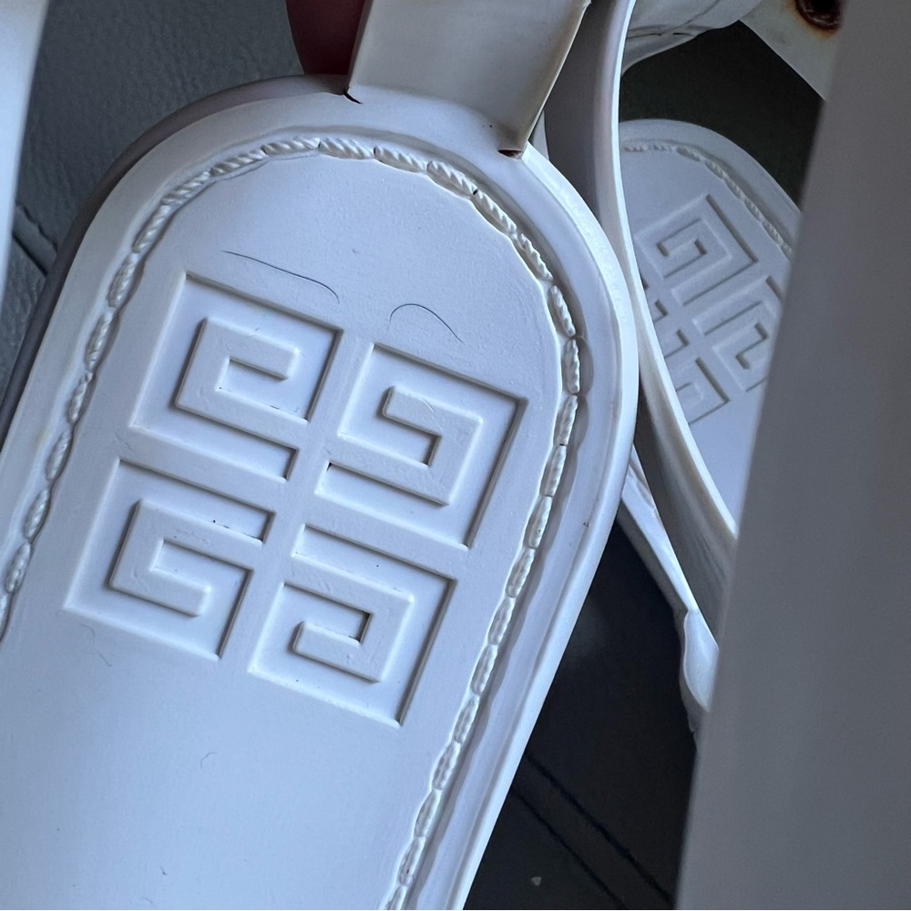 Givenchy Rubber Jelly Sandals White Sz 37 US 7 Casual Everyday Beach Vacation - Picture 7 of 14